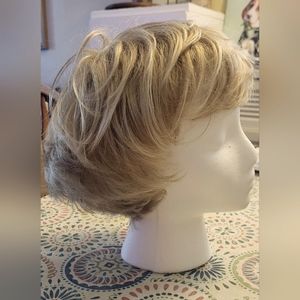 Blonde wig Tony of Beverly